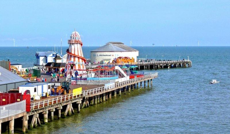 Privately Owned Stunning Caravan Seawick Holiday Park St Osyth Jaywick Sands Bagian luar foto