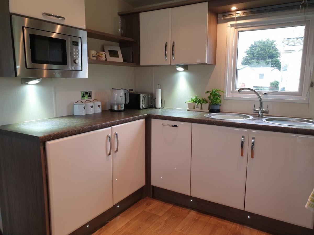 Privately Owned Stunning Caravan Seawick Holiday Park St Osyth Jaywick Sands Bagian luar foto