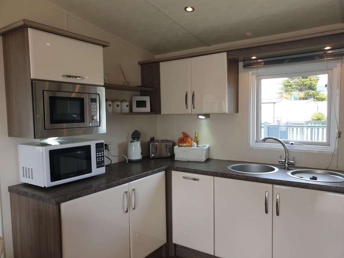 Privately Owned Stunning Caravan Seawick Holiday Park St Osyth Jaywick Sands Bagian luar foto