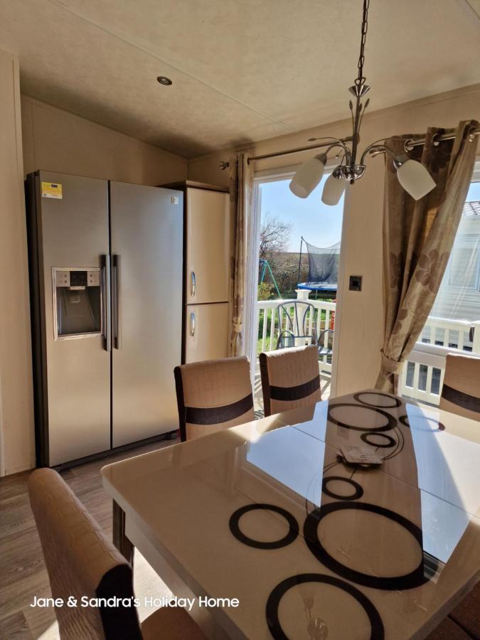 Privately Owned Stunning Caravan Seawick Holiday Park St Osyth Jaywick Sands Bagian luar foto