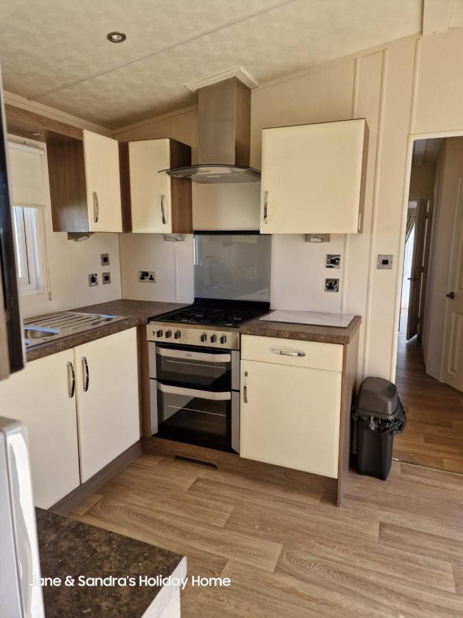Privately Owned Stunning Caravan Seawick Holiday Park St Osyth Jaywick Sands Bagian luar foto