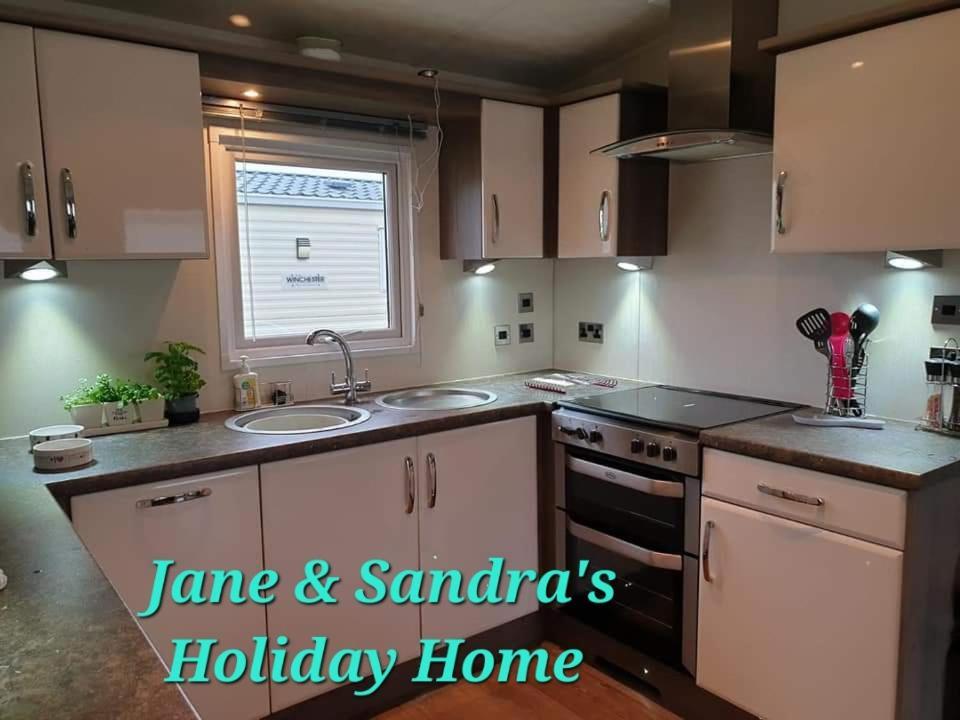 Privately Owned Stunning Caravan Seawick Holiday Park St Osyth Jaywick Sands Bagian luar foto