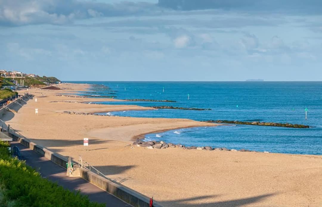 Privately Owned Stunning Caravan Seawick Holiday Park St Osyth Jaywick Sands Bagian luar foto